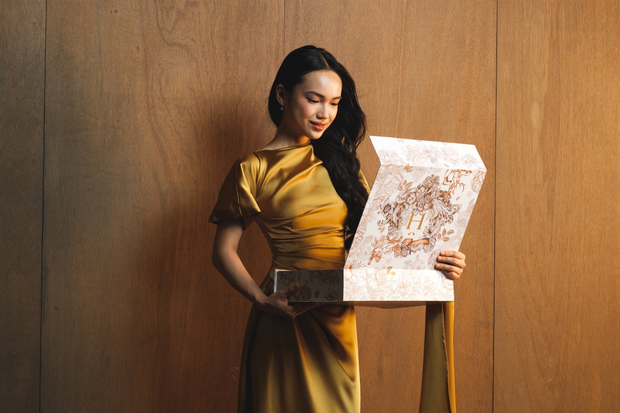 Signature gift box Howel & Co siap diberikan