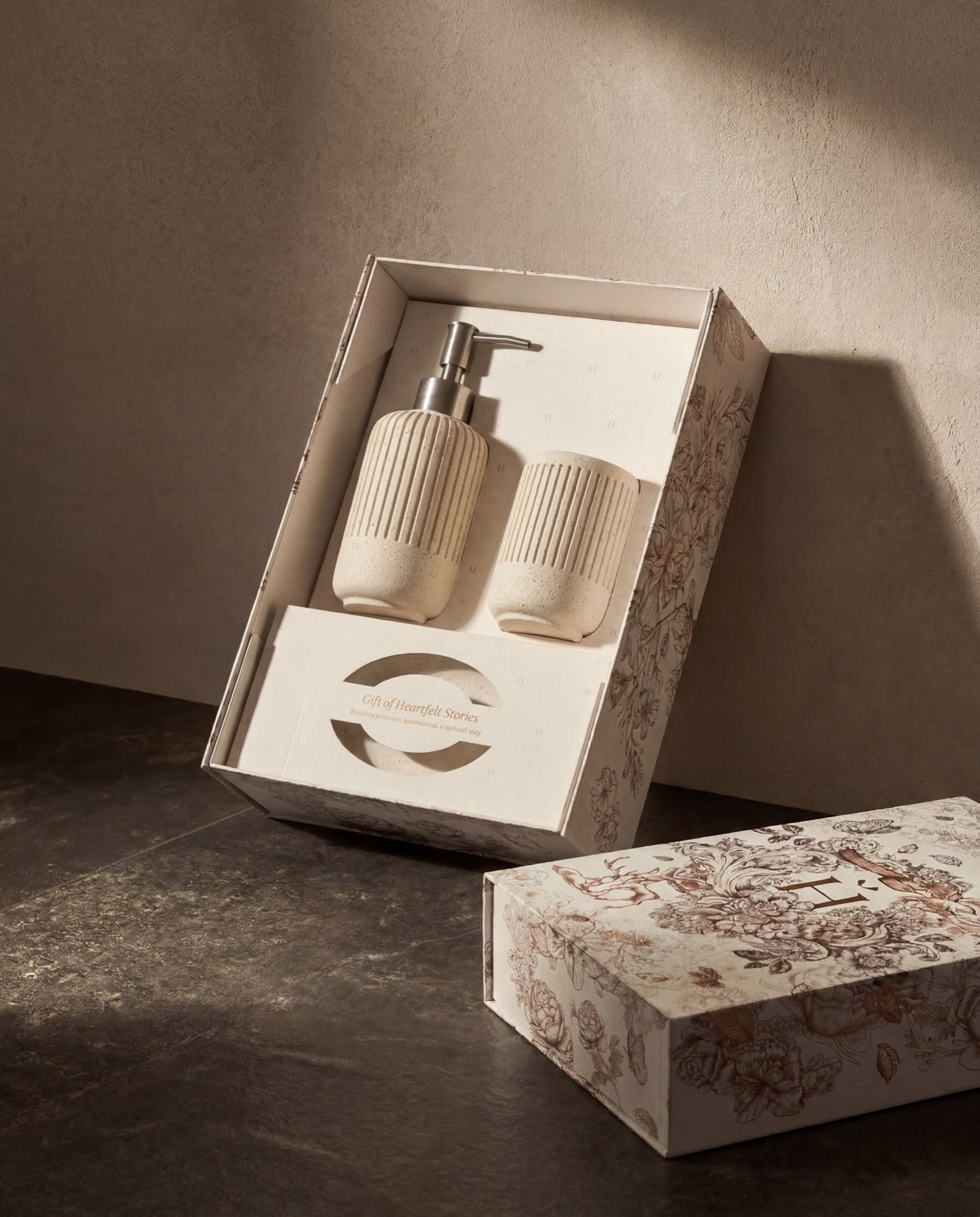 Complete gift solution Howel dalam signature packaging
